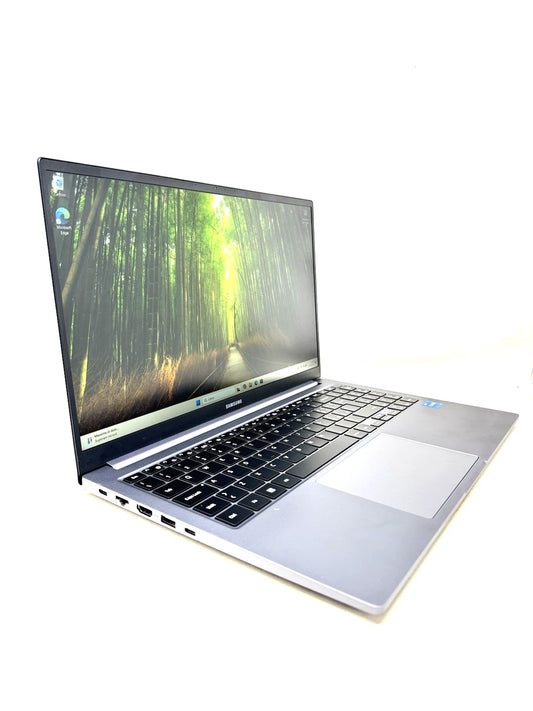 SAMSUNG GALAXY BOOK 4 15,6 Ricondizionato – i3 1315U, 8GB RAM, 256GB SSD, Win 11