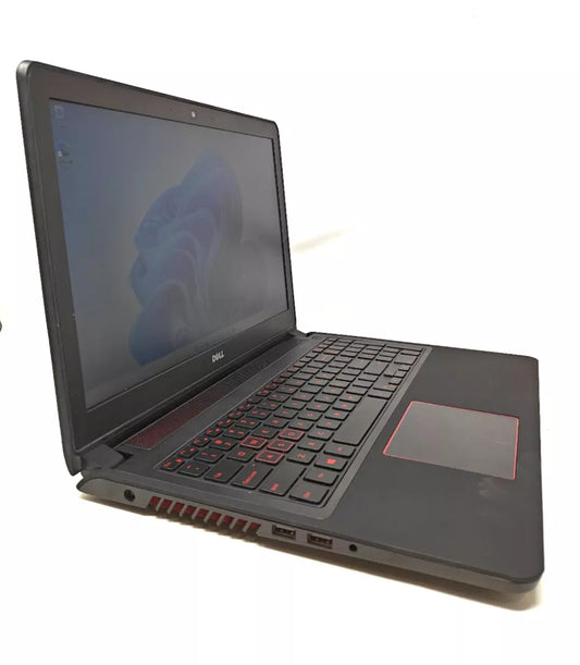 Dell inspiron 5577 I5 7300HQ 8gb 256gb 15,6" win 11