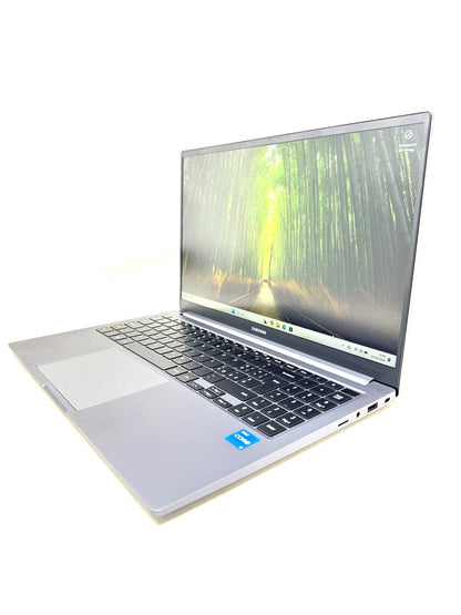 SAMSUNG GALAXY BOOK 4 15,6 Ricondizionato – i3 1315U, 8GB RAM, 256GB SSD, Win 11